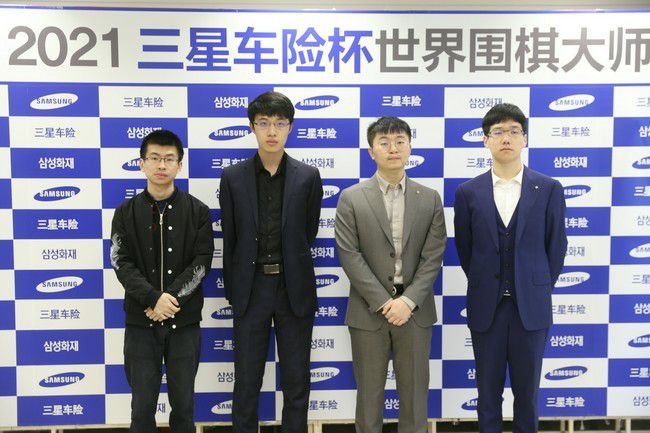 而在发现《新神榜：哪吒重生》预告片里没有女角色后，宝青坊主安心坐稳;追光最红女明星的位置，现场热舞气场全开魅力四射，并对观众喊话;想看什么，记得发弹幕哦，但一秒傲娇，;演什么全看心情！宝青坊主率真可爱的形象带来超多欢乐